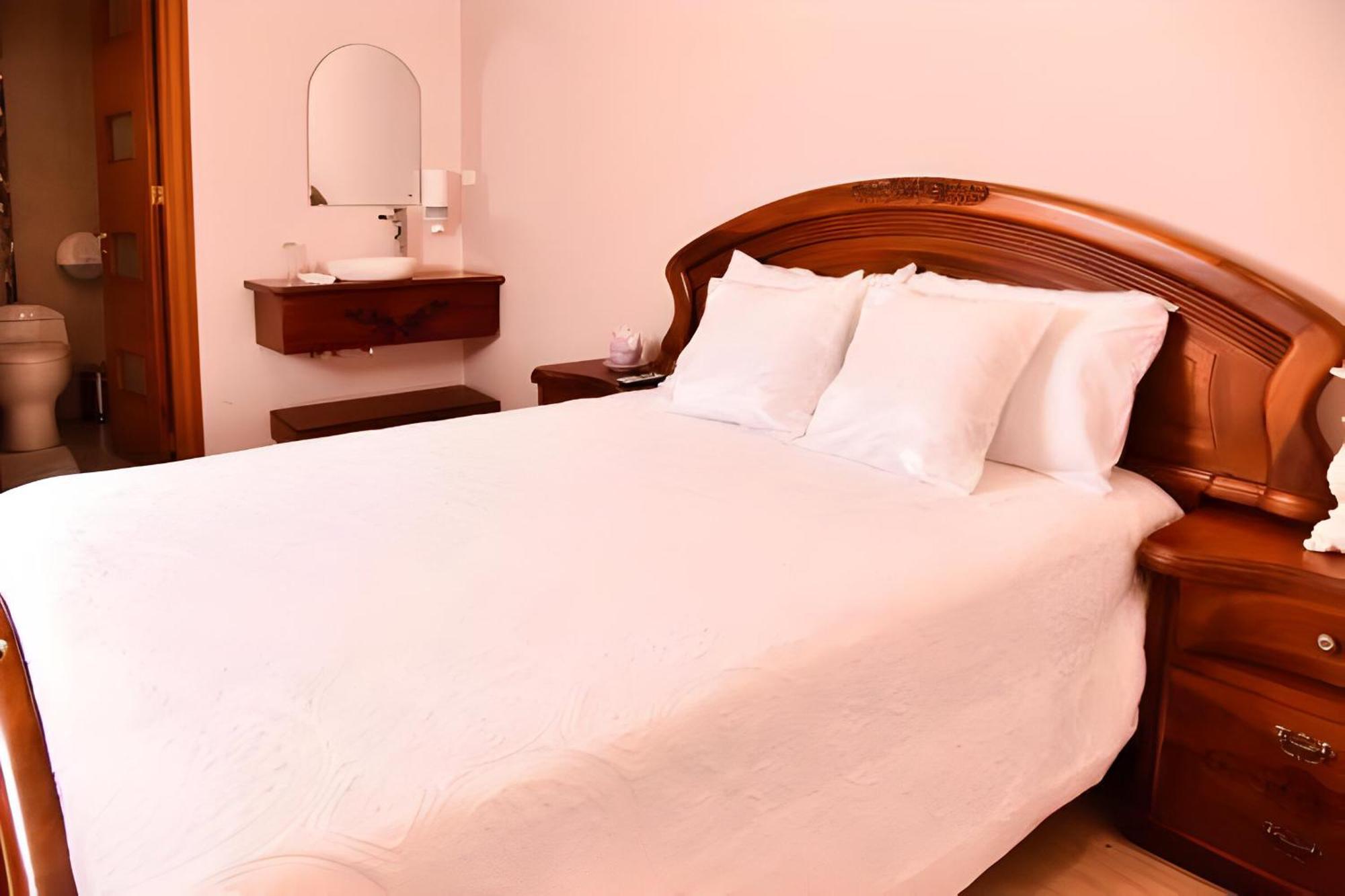 Hotel Boutique Casa Ruth En Cuenca Esterno foto
